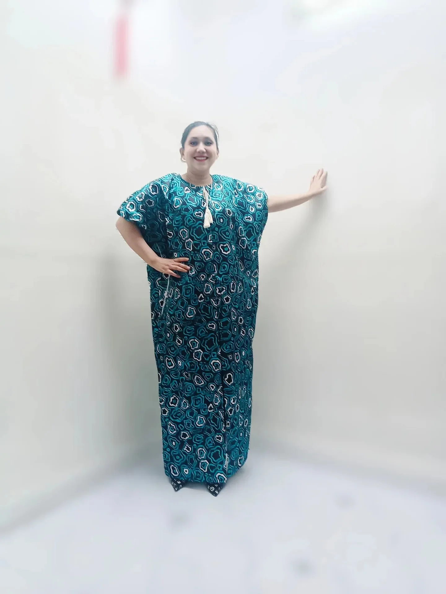 أنيقة الخامس الرقبة فستان فضفاض بسيط المرأة 2025 الربيع الصيف عطلة الطباعة المرقعة فستان ماكسي عادية