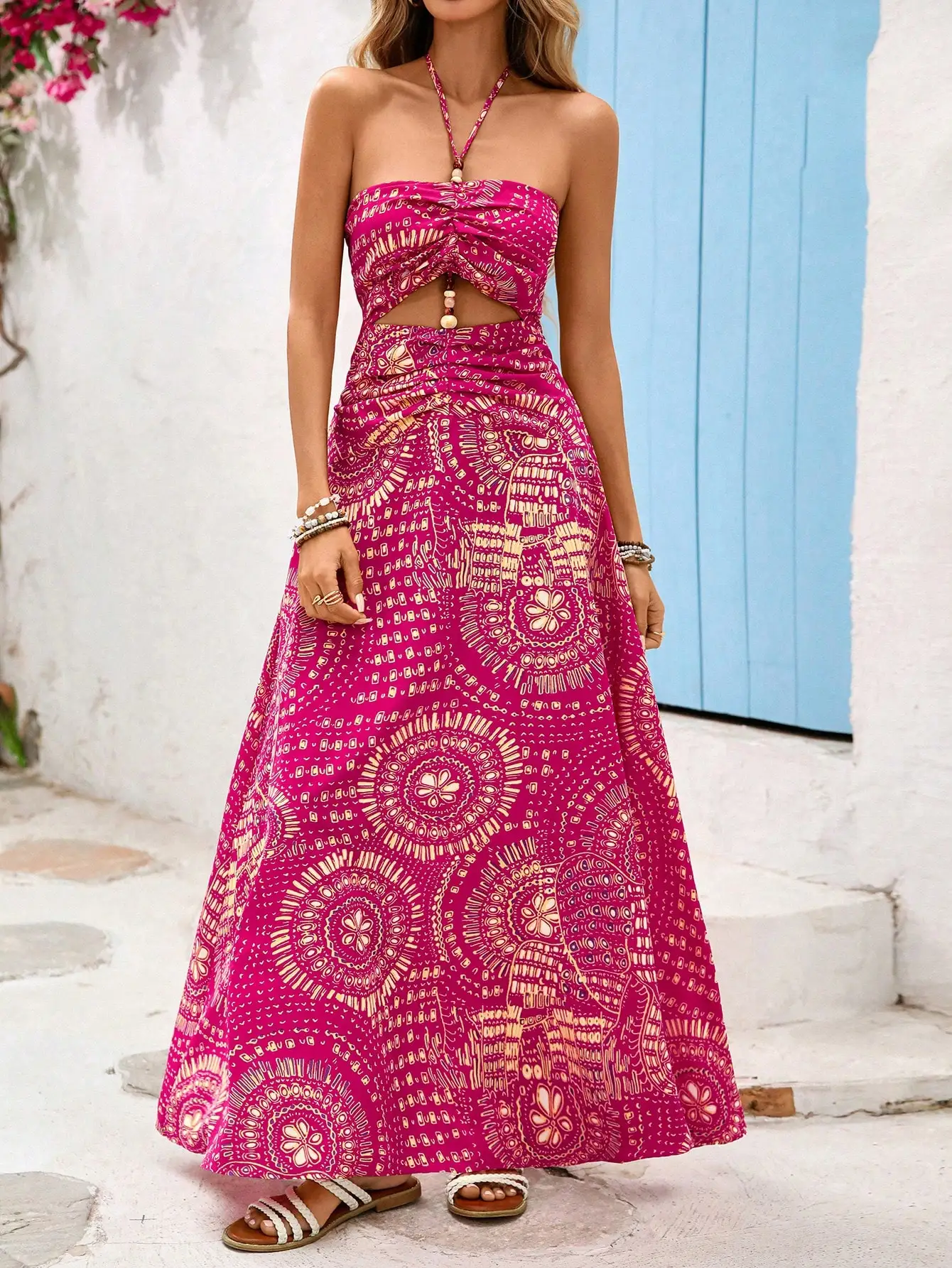 فستان طويل بطبعة بوهو مع رقبة رسن وتفاصيل مقصوصة، ملابس صيفية لقضاء عطلة الشاطئ