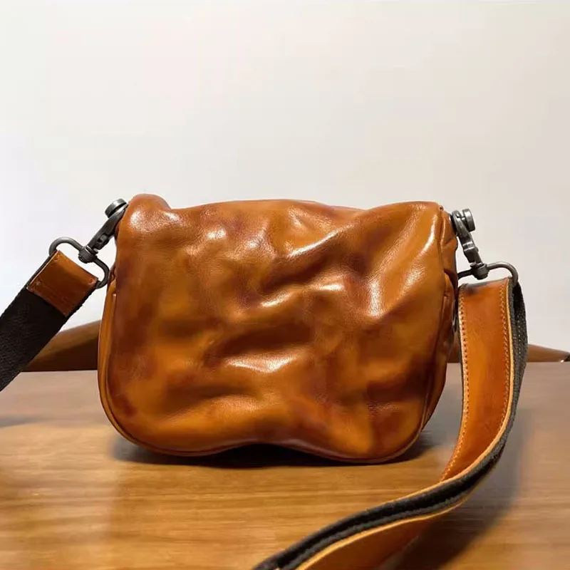 AETOO  New vintage first layer cowhide crossbody bag leather saddle bag for men backpack casual vegetable tanned leather shoulde