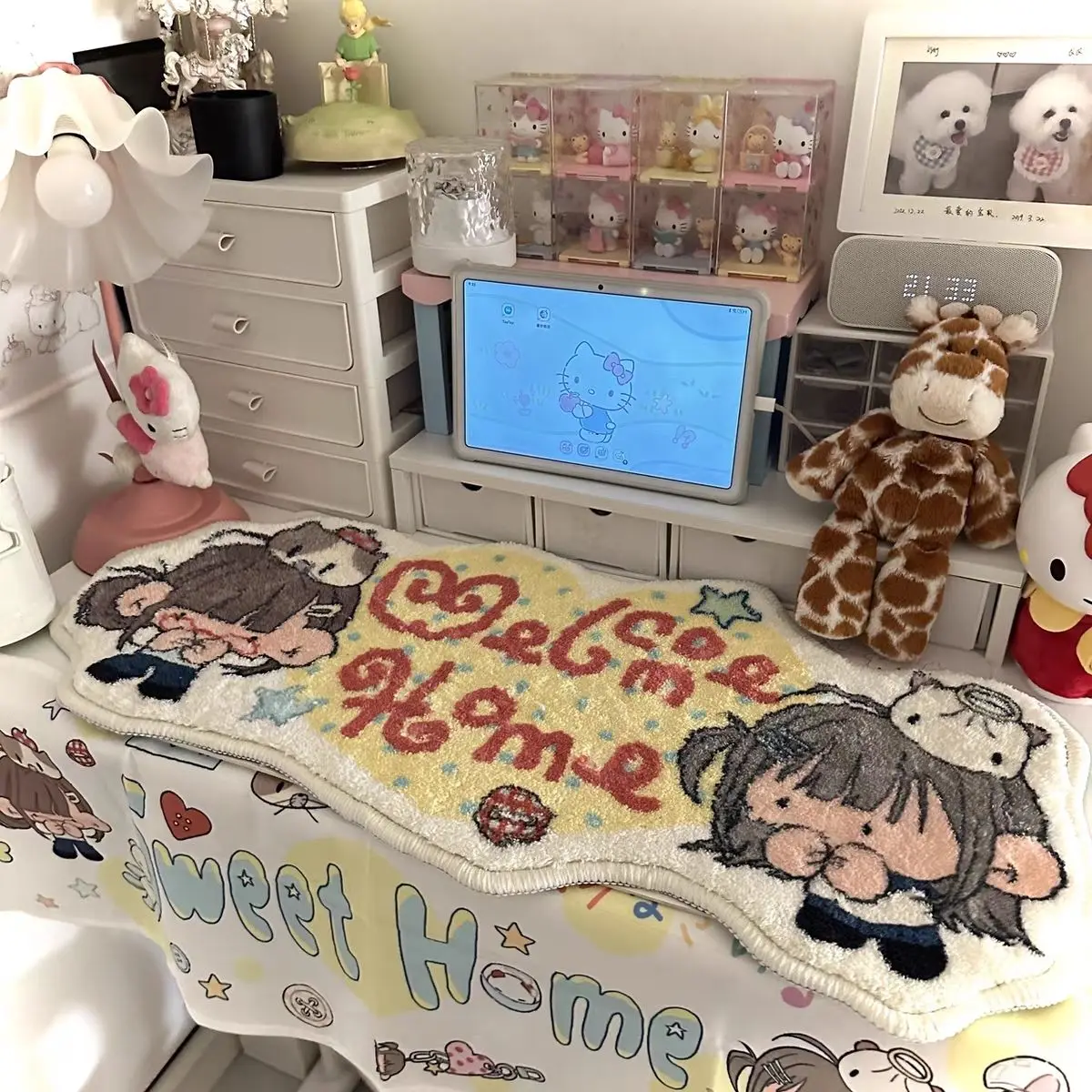 

VIKAMA Cute Cartoon Carpet, Girlish Bedroom Plush Bedside Blanket, Coffee Table Blanket, Anti-Slip Mat, Home Decoration