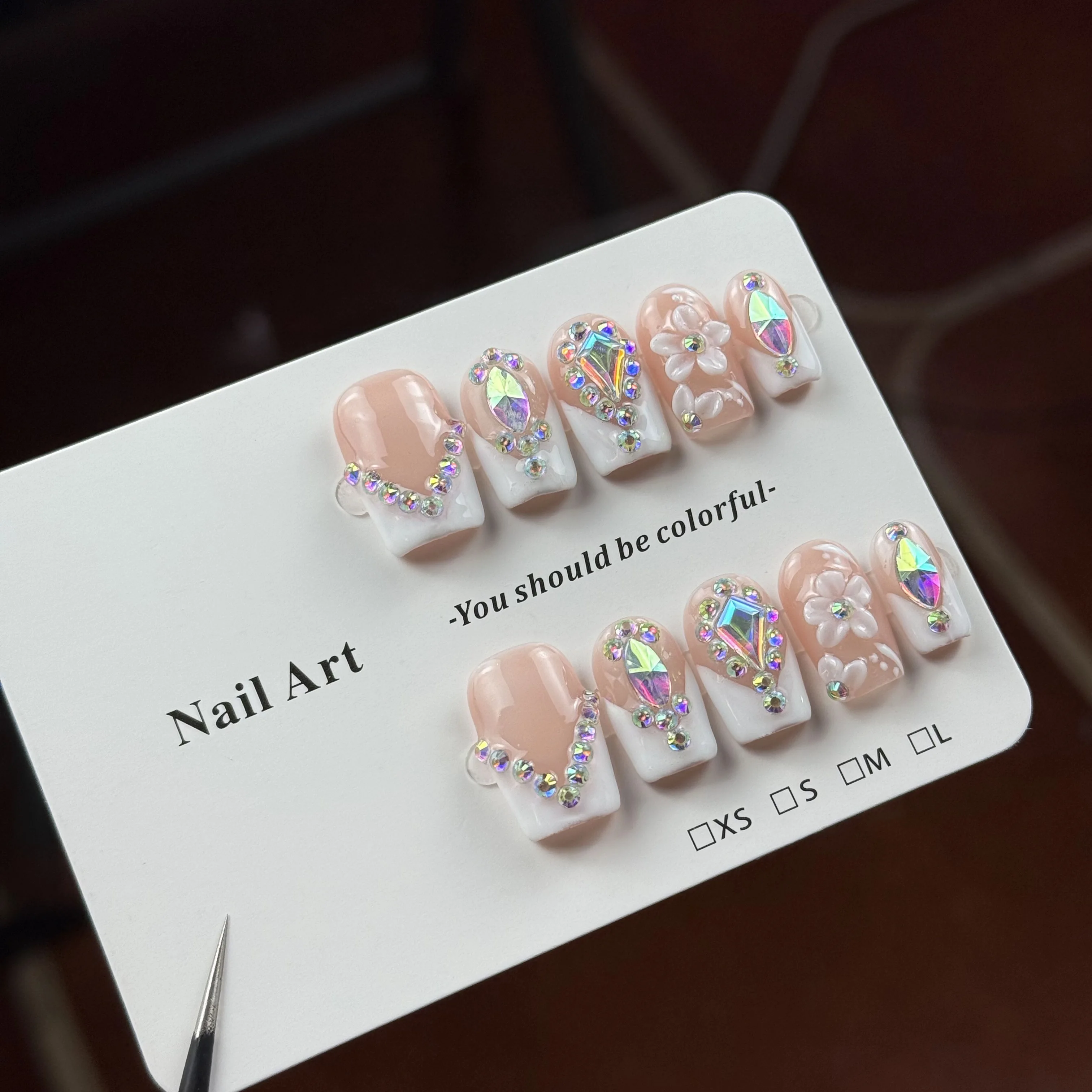 10 قطع من أسلوب لطيف وأنيق، منحوتات ثلاثية الأبعاد مرسومة يدويًا، وردي شفاف جليدي، لامعة مع الماس بالكامل