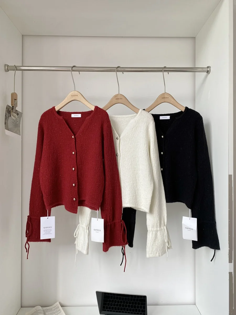 V-Neck Single Button Bell Sleeve Knitted Sweater Women's Autumn Winter Slimming Top Fashionable Commute Style Long Sleeve view 4