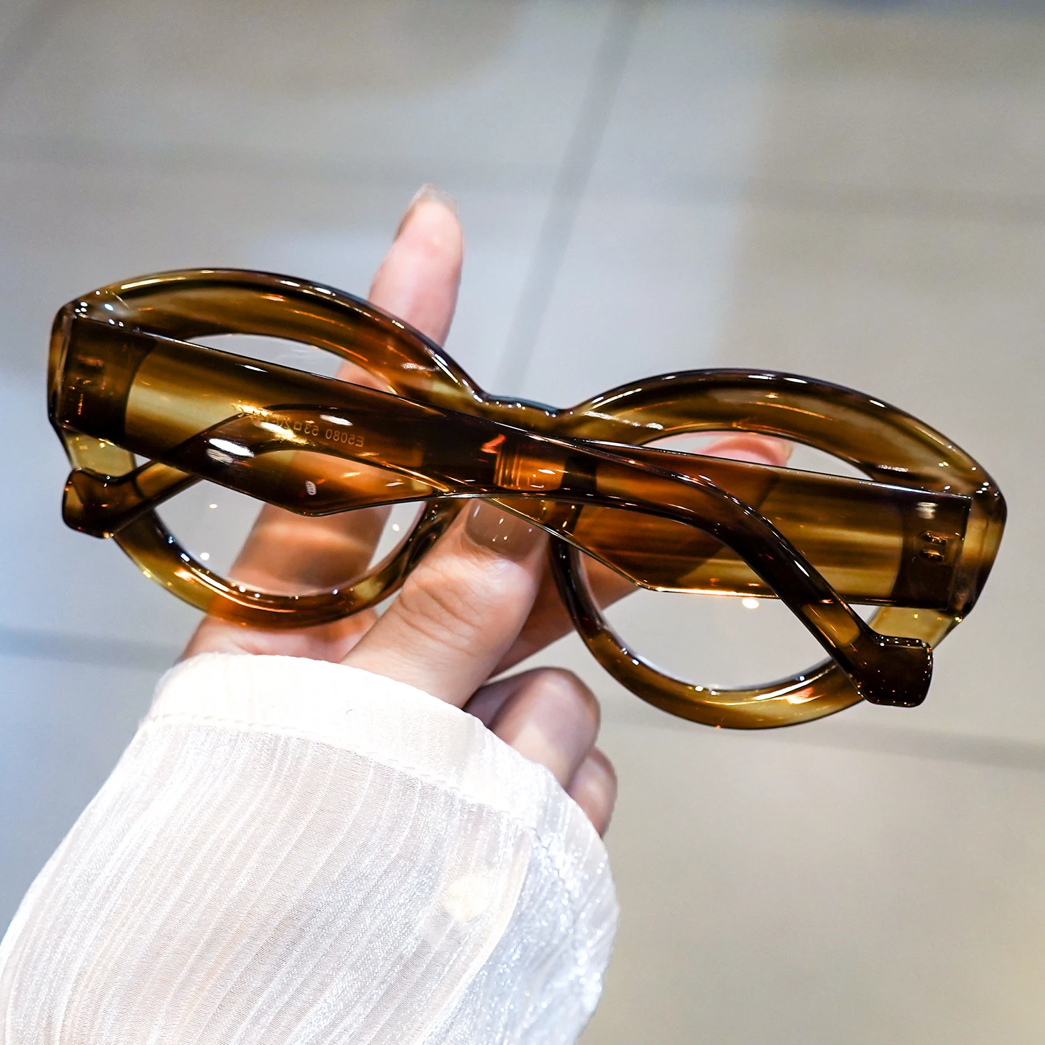 Bequeme Federscharnier-Lesebrille für Männer und Frauen, Retro-Cat-Eye-Lesebrille, ovale, klare, transparente alte Blumenbrille – Detail 7