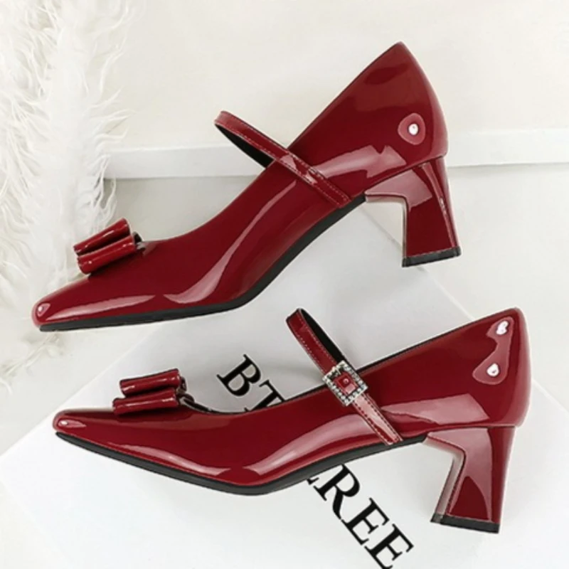 

New Women Pumps Patent Leather 5CM Square Heel Single Shoes Middle Heels Buckle Strap Crystal Butterfly Knot Women's Party Shoe