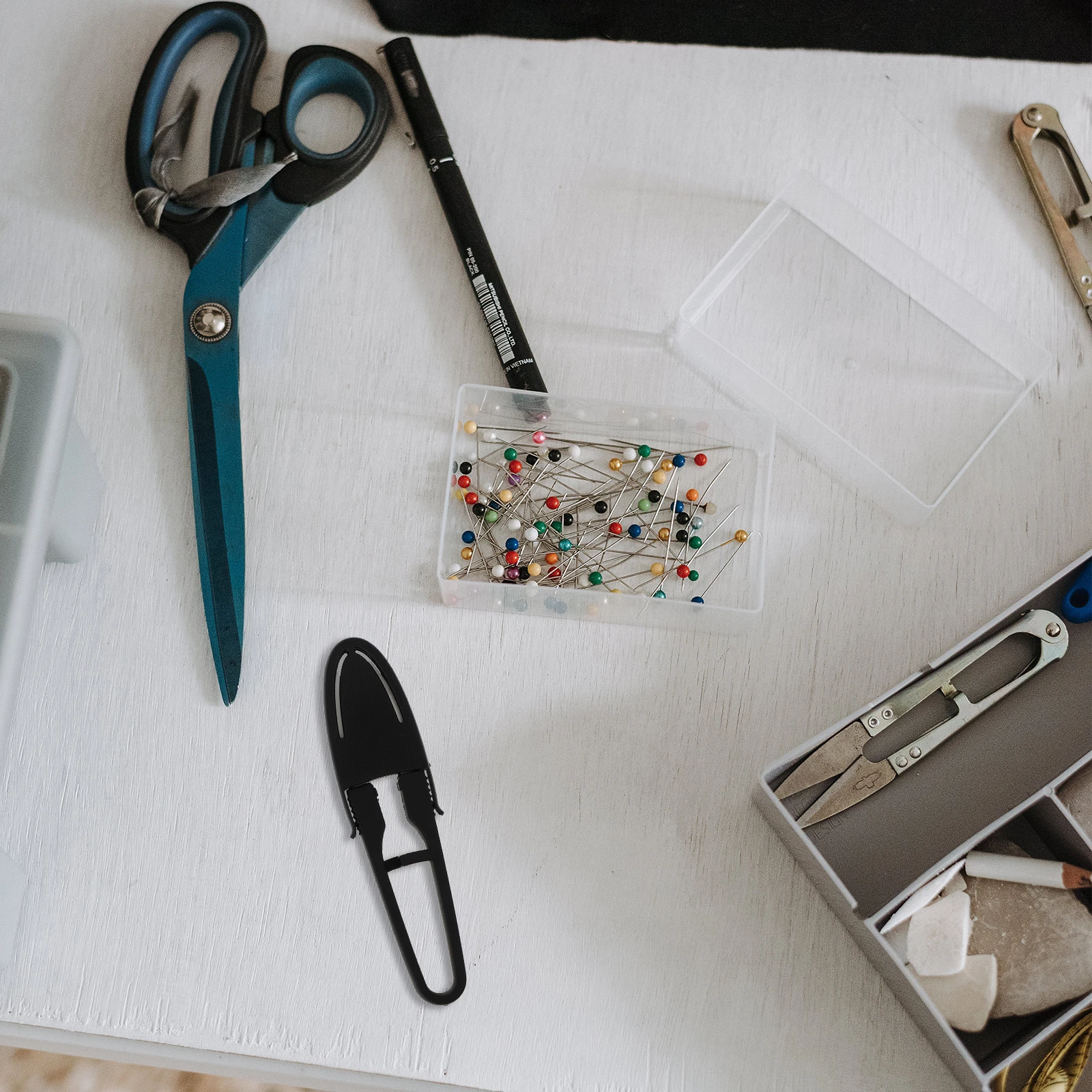 

2pcs Ceramic Blade Scissors Plastic Handle U-Shaped Yarn Shears For Embroidery Sewing Craft Thread Cutting Small Scissors Multi