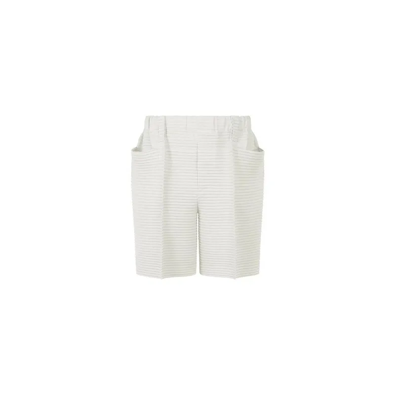 กางเกงขาสั้นทรงหลวมสีพื้นแบบมินิมอลสไตล์มิยาเกะ จีบโค้งแนวนอน รุ่นซัมเมอร์บีช สำหรับผู้ชาย ความยาว 5/10