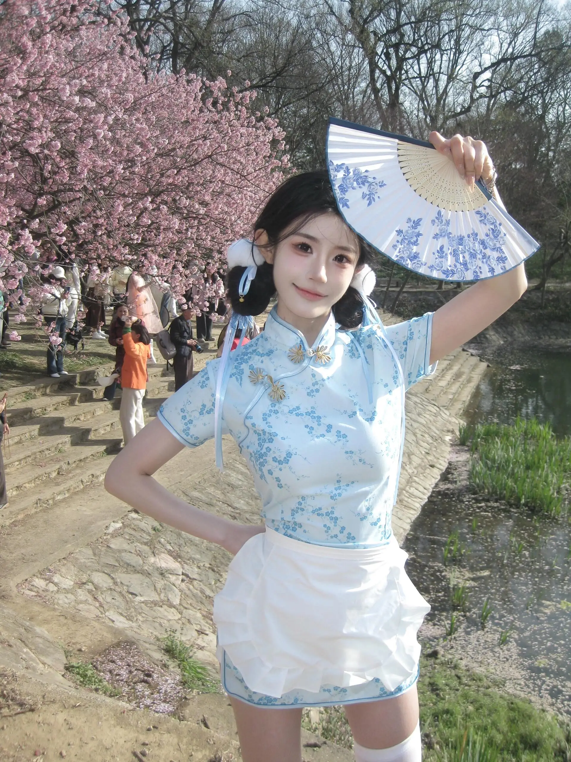 로우인 파 코스프레 중국 스타일 일본 메이드 로리타 세트 또는 라운드 칼라 로우 슬릿 또는 슬...