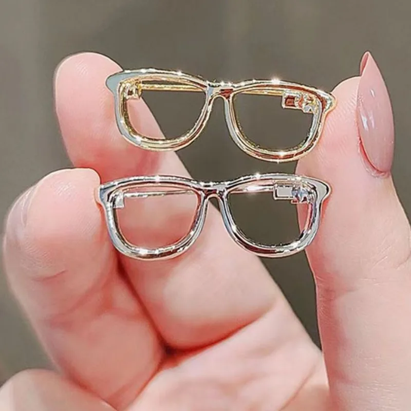 Cute Mini Glasses Brooches Women Men Simple Creative Metal Backpack Pins Daily Casual Golden Brooch Fashion Jewelry Accessories