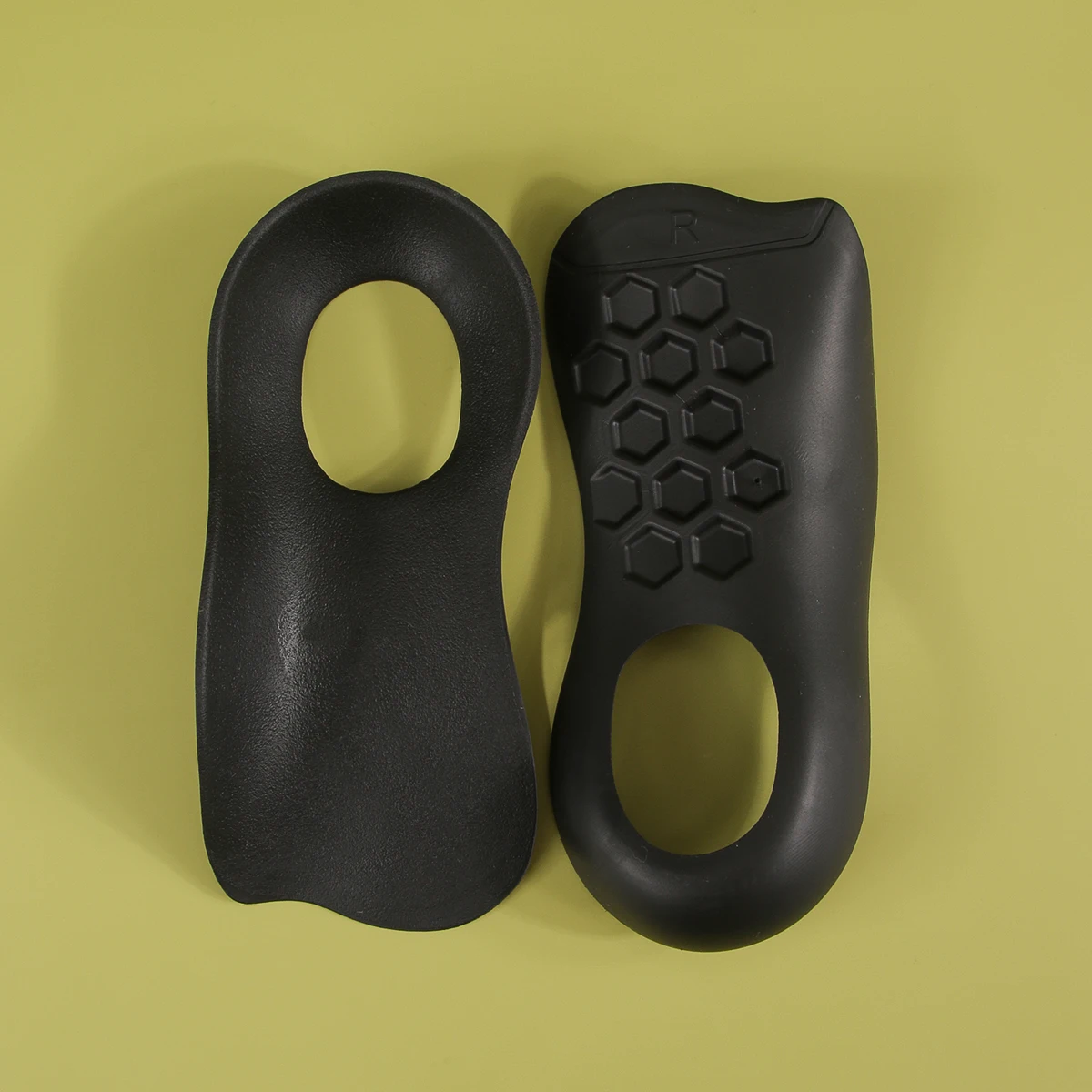 إدراجات دعم قوس تقويم العظام لتخفيف التهاب اللفافة الأخمصية وأرجل X/O الصحيحة - لتخفيف آلام القدم للجنسين (زوج واحد)