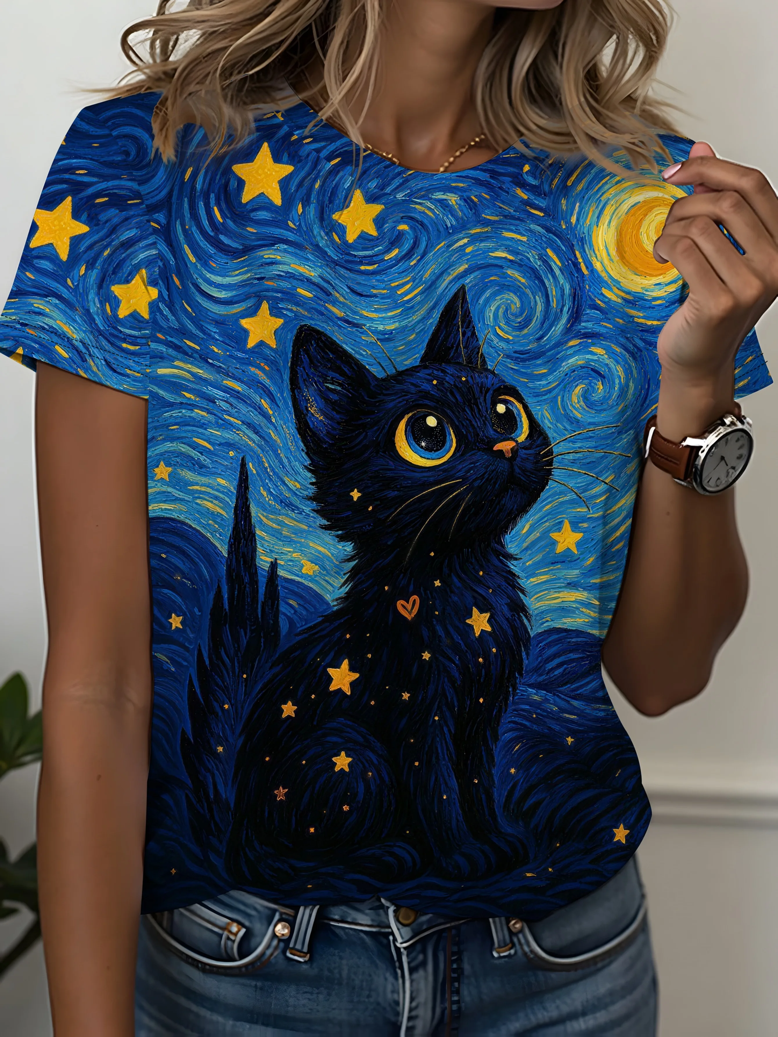 Camiseta de cuello redondo para mujer, camiseta informal de verano de manga corta con estampado de gato negro y cielo estrellado de Van Gogh, fondo azul artístico