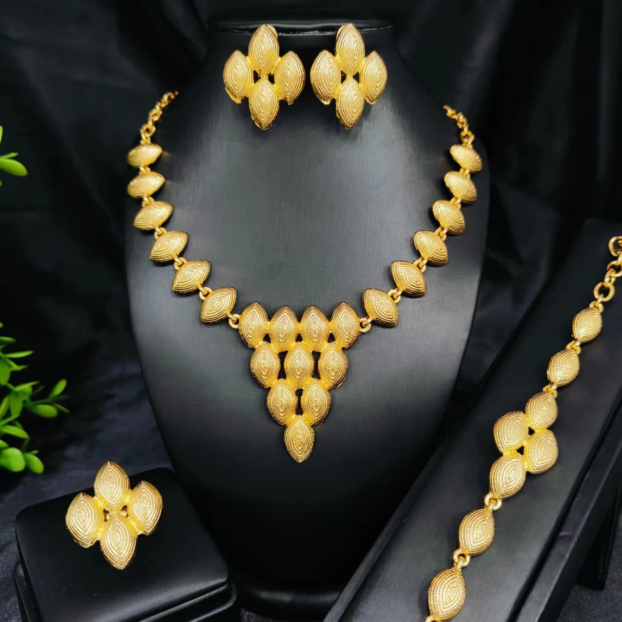 African Necklaces Bracelets Earing Sets Nigerian Wedding Jewelry Set Ethiopian Gold Colour Necklace Jewellery Set Gifts