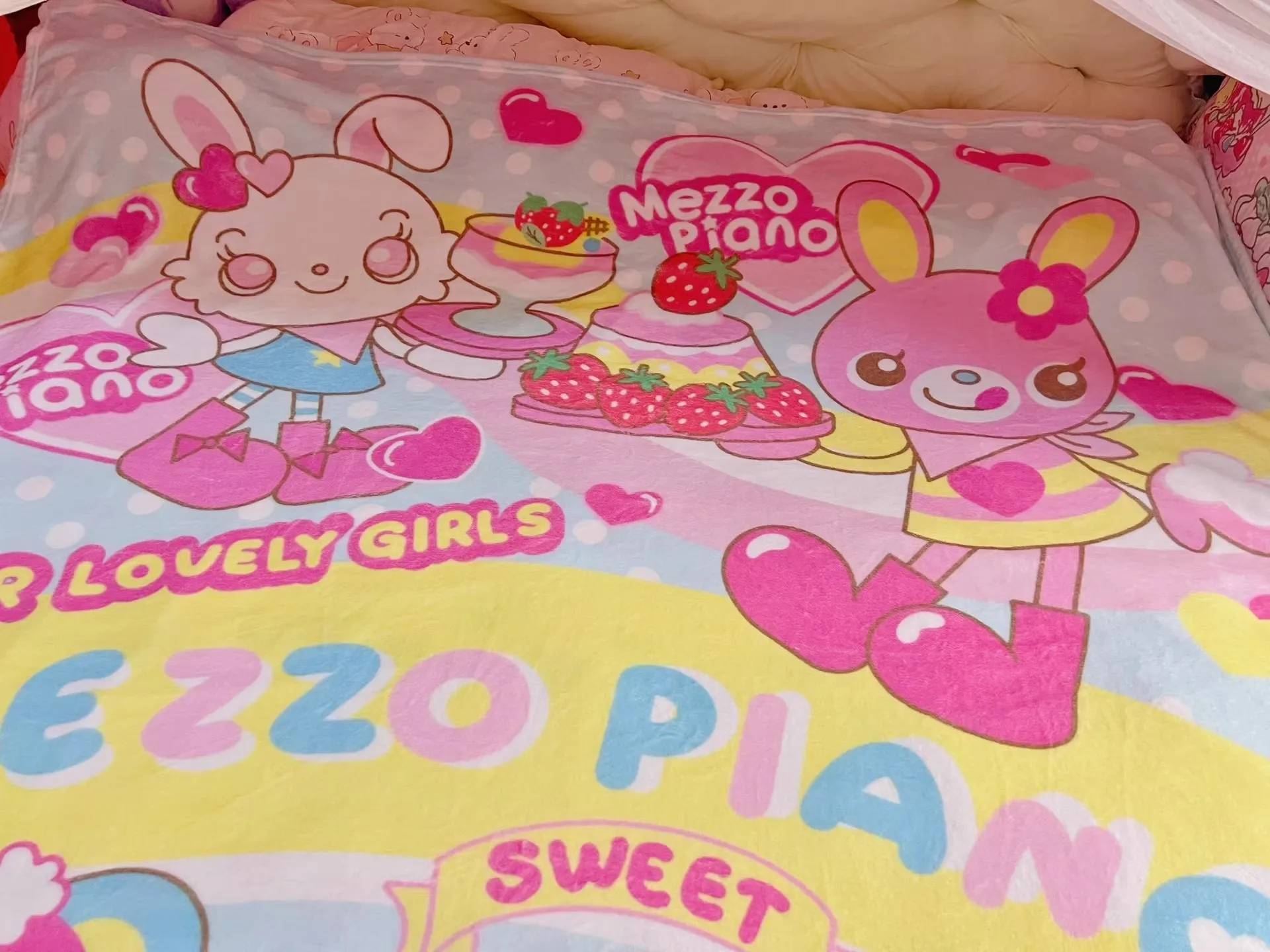 Japanese Mp Soft Thin Plush Blanket Cartoon Strawberry Cake Y2k Aesthetic Sweet Air Conditioning Blanket Bed Sheet Sofa Cushion
