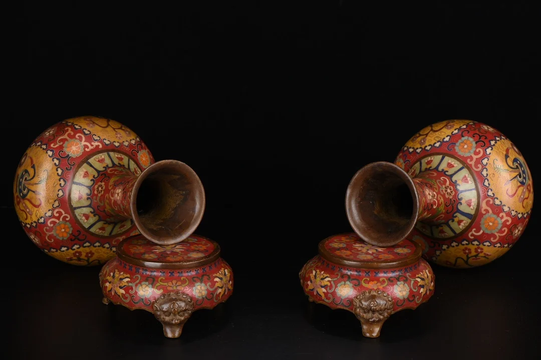 Xizang Folk Collection Old Purple Bronze Cloisonne Floral texture Appreciation Bottle Vase A pair Worship Hall Town House