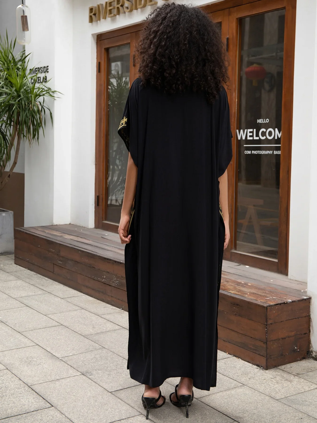 Embroidered Sexy V Neck Women Half Sleeve Black Kaftan Robe Long Dress Holiday Relaxed Beach Wear Moo Moo Dresses Q1667