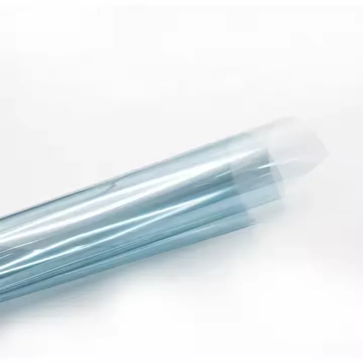 ฟิล์มกรองแสงรถยนต์นาโนเซรามิกแบบสปัตเตอร์ยอดนิยม 70% VLT ป้องกันการระเบิด ติดตั้งง่ายด้วยกาวในตัว ป้องกันแสงแดด