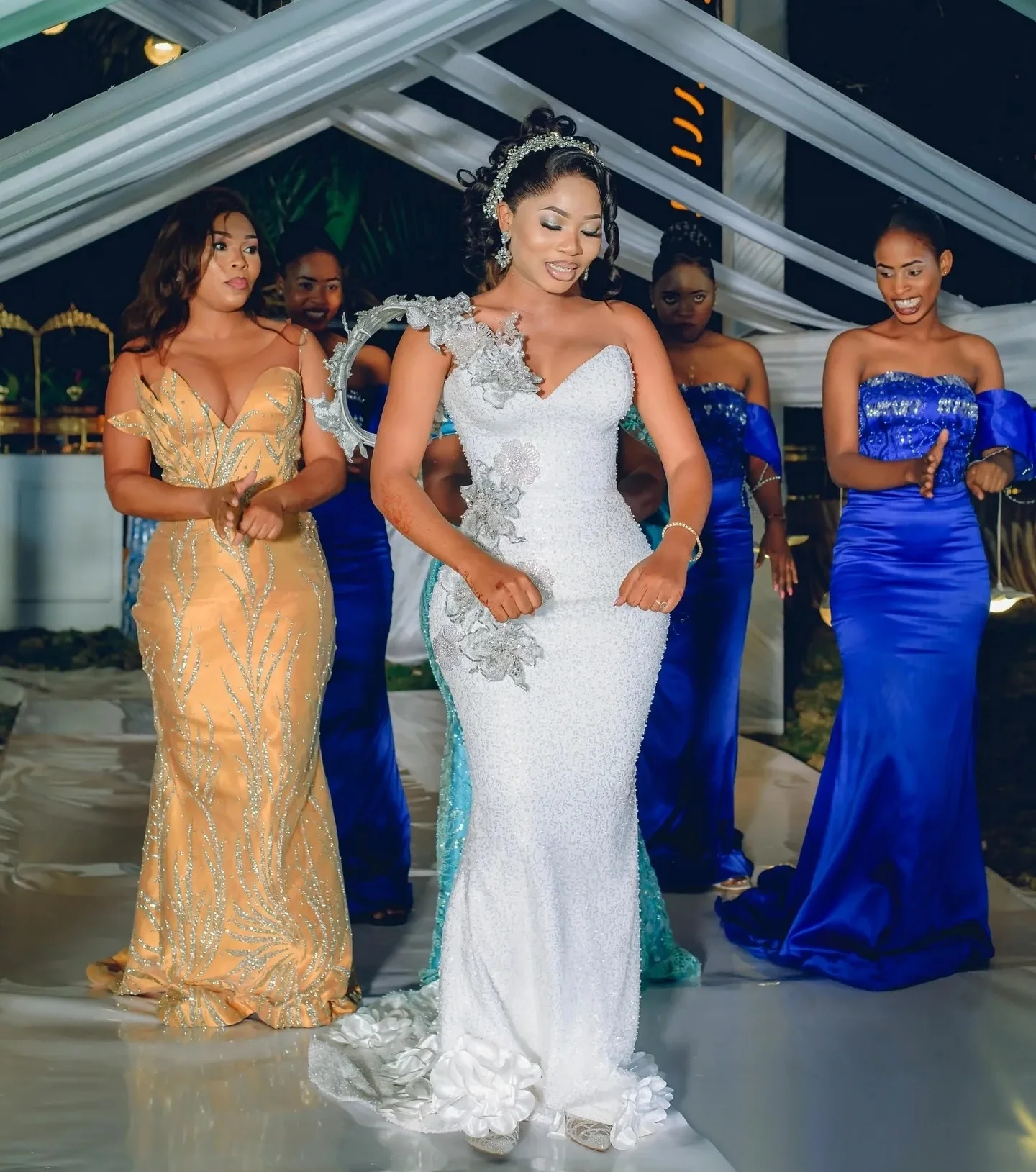 Luxury South African Wedding Dresses Black Girls Mermaid Sweetheart Floral Pearls Bridal Gown Vestido De Noiva Customized