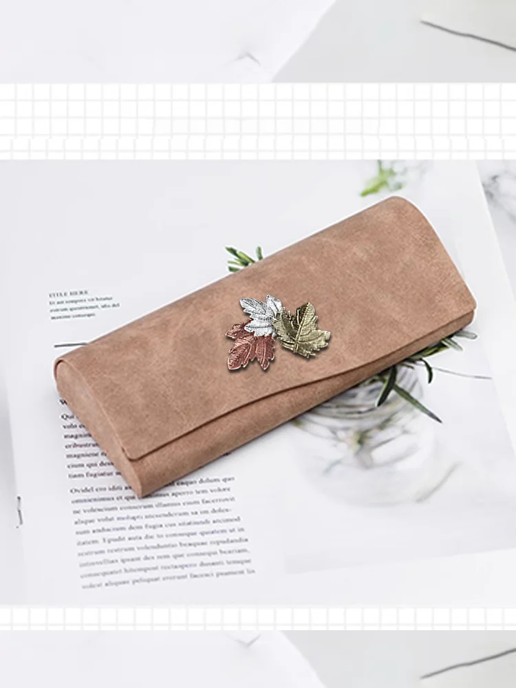 Eyewear Cases Modern Look Maximum Protection - Natural Two-Leaf Decor