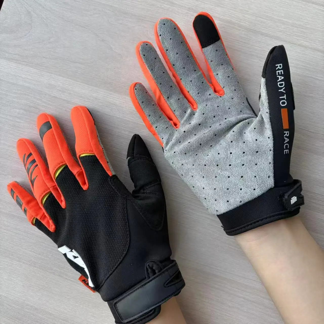 Bicycle Gloves, Sui… - image