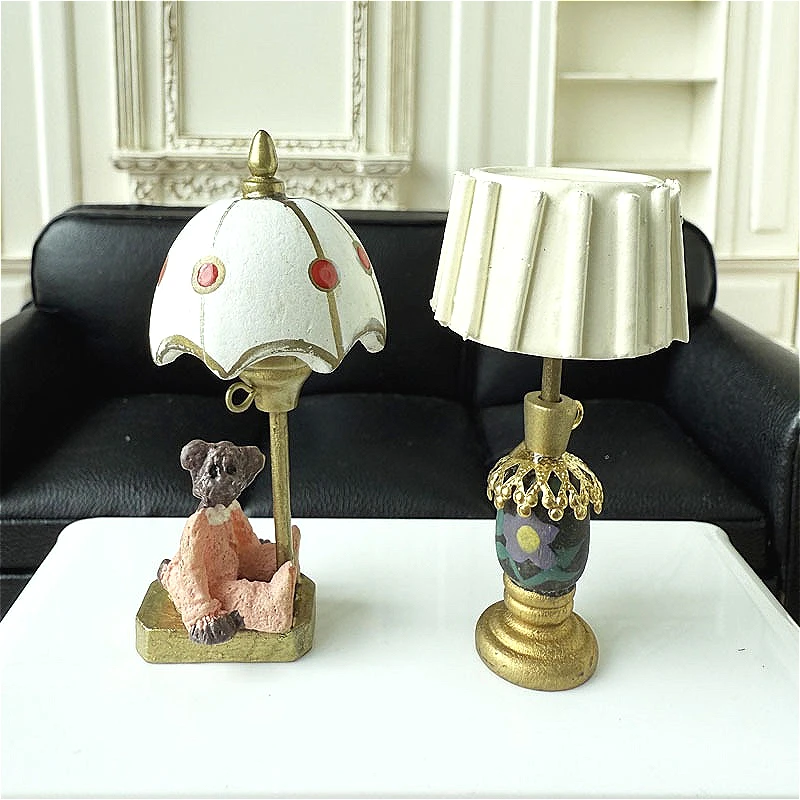 

1pc 1:12 Dollhouse Miniature Bedside Lamp Simulated Model Playhouse Living Room Bedroom Scene Decoration Ornament Mini Lamp