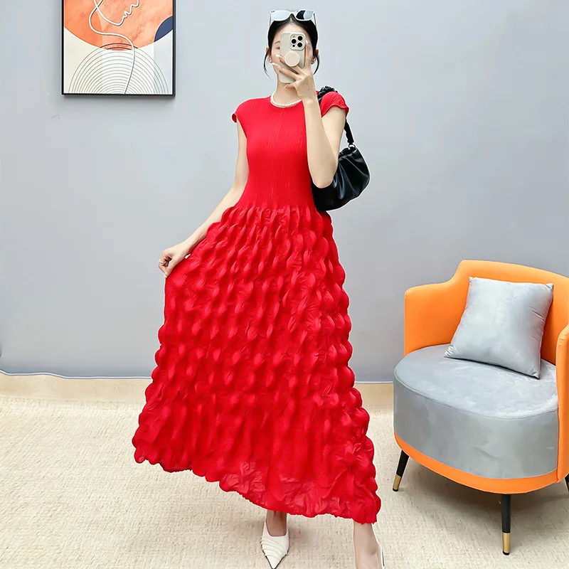 Three Mansion Dress New High End Design Sense, Small and Fashionable Slim Fit, Folding, and Age Reducing Mid Length Skirt