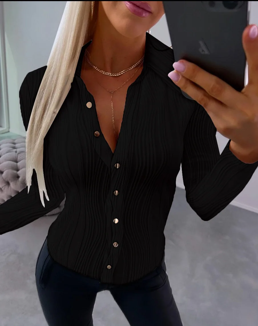 Рисунок 4 - Повседневные рубашки с v-образным