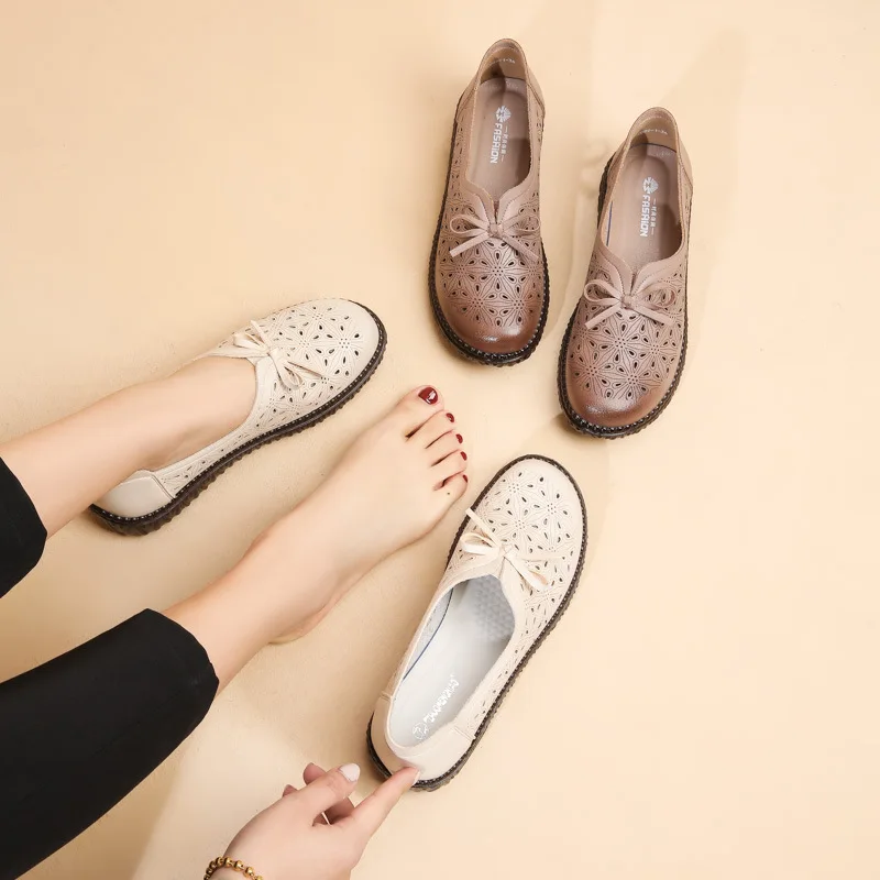 

Summer Women Loafer Shoes Summer Hollow Breathable Casual Leather Shoes Non-slips Comfortable Mom Flat Hole Sandals