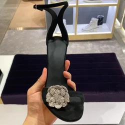 Tacchi alti con diamanti donna 2024 primavera/estate nuovi sandali neri Sexy versatili con fiore di cristallo Open Toe