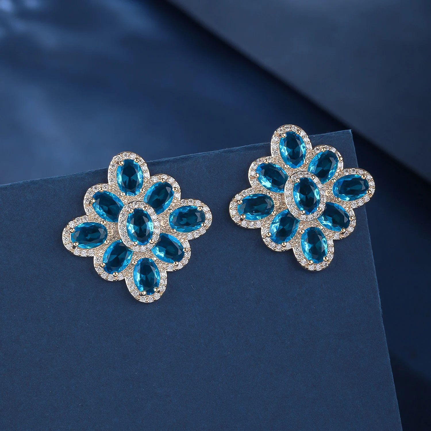 Beatiful Full Diamond Inlaid Zircon Color Flower Stud Earrings Women Bridal Wedding Jewelry Accessories Gift CE12138