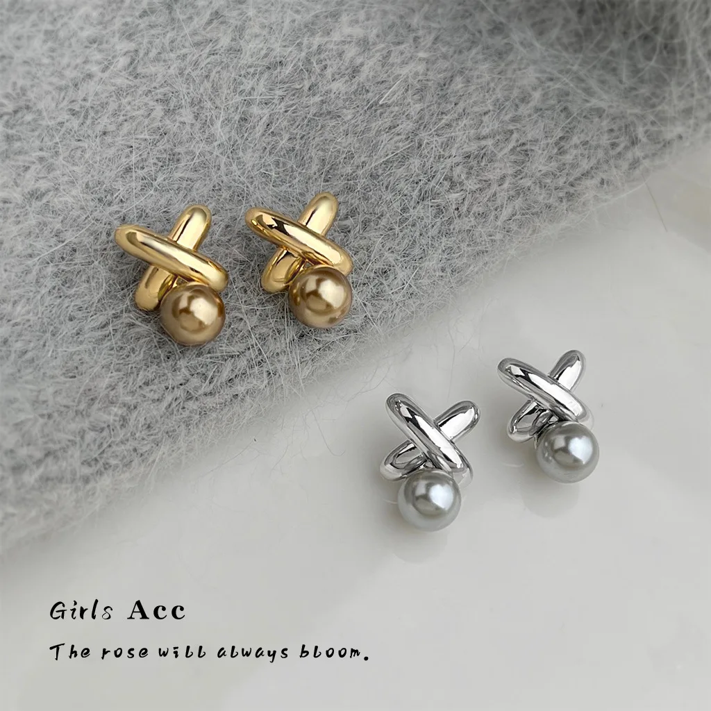 

Women Fashion Commute Simple Temperament Geometric Earrings French Light Luxury Glass Pearl Studs Korean Versatile Ear Jewelry