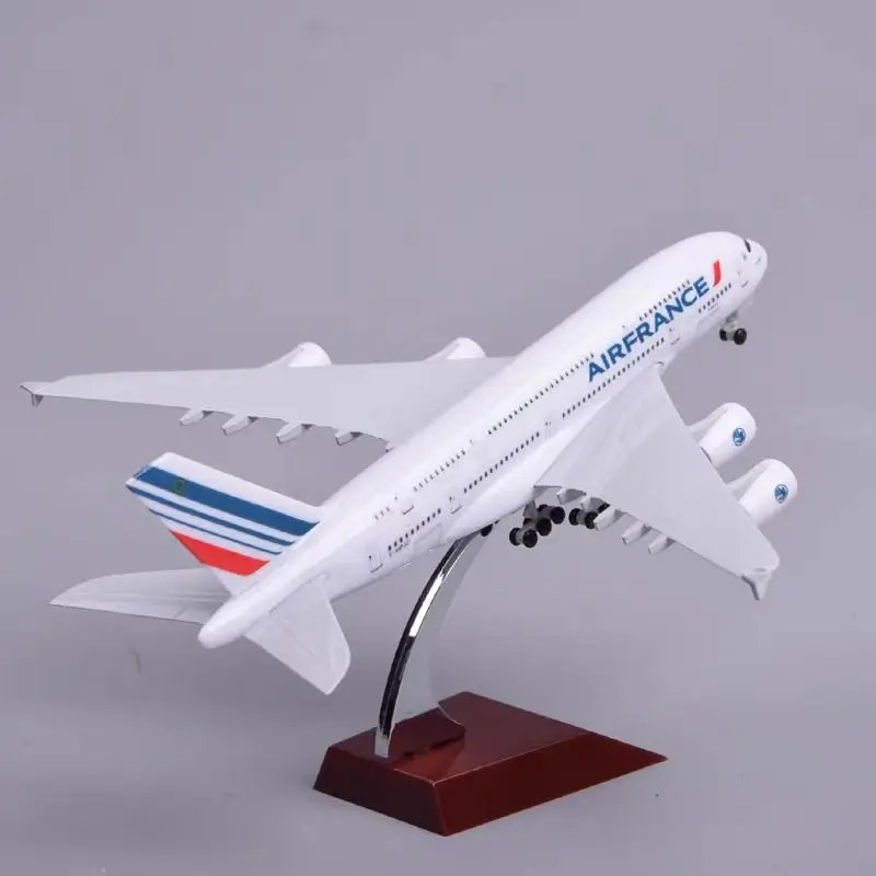 Aviation alloy aircraft model simulation static 20 cm Airbus series French 380 sent to friends collection display