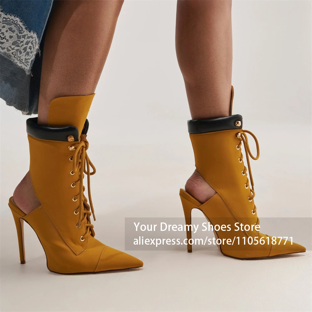 Botas con diseño sin espalda y recortes, color amarillo mostaza, parte superior de ante sintético mate, para fiesta, con cordones, tacón alto, estilo pasarela de desfile de moda.