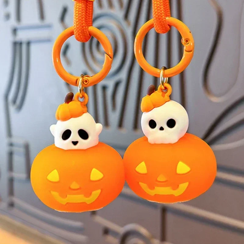 New 1pcs Halloween Pumpkin Lamp Keychain for Men and Women, Cartoon Skull Model, Car Bag Pendant, Keyholder Accessories, Kawaii - view 2