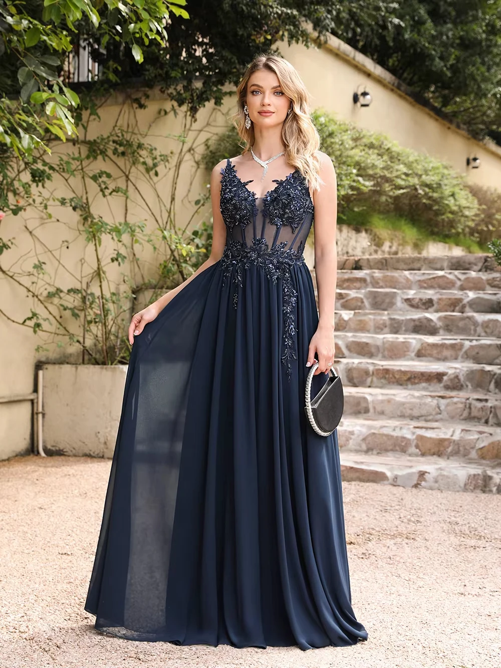 

Elegant Beaded Spaghetti Straps Navy Blue A Line Evening Dresses Appliques Illusion Prom Gowns Formal Party Vestido De Gala New