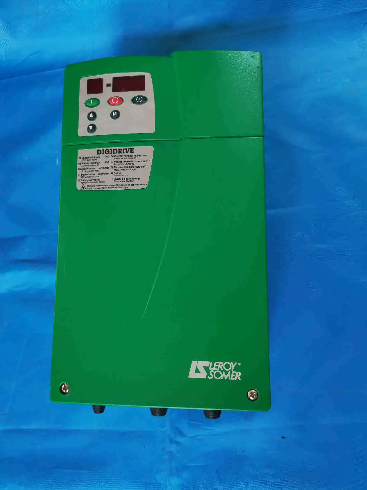 

SE33400750 SE11T 380V 7.5KW Inverter for Emerson