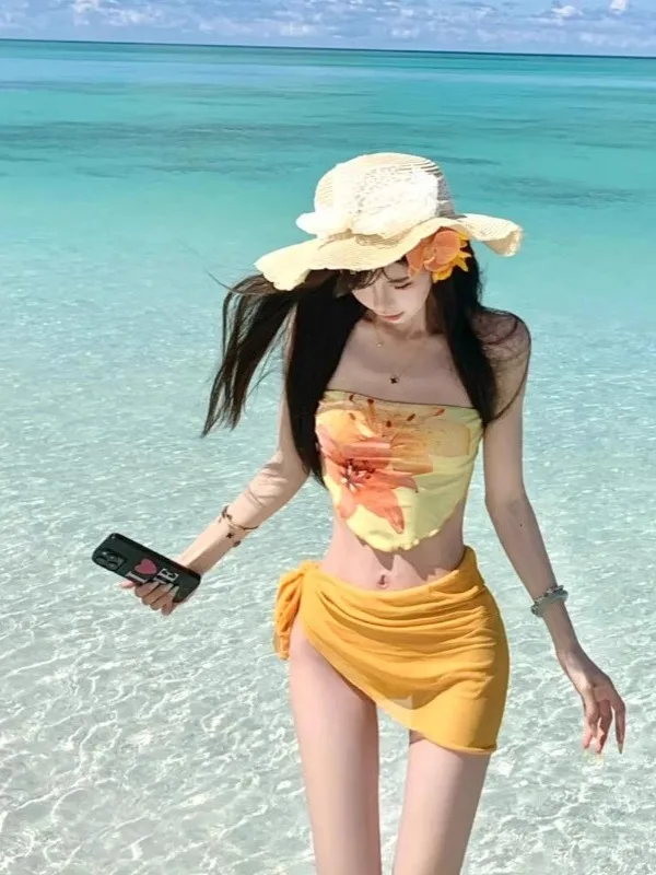 

Новый женский купальник 2025 года: белый комплект-тройка бикини с эффектом коррекции фигуры для пляжного отдыха, с принтом, премиум-класса, для занятий спортом, йогой и фитнесом