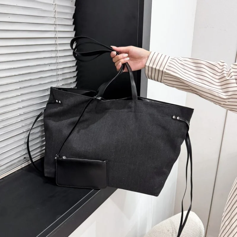 

Fashionable Ladies Crossbody-Bag Crafted From Faux Leather Boasting High-End Quality And Casual Vintage Daily Look​