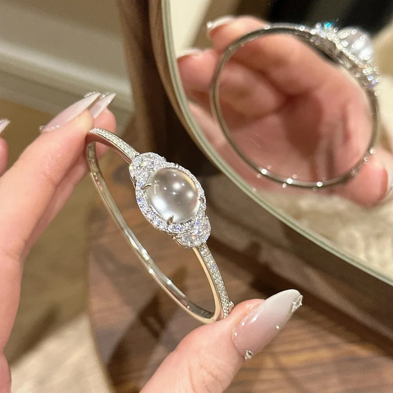 

Premium Chinese Style Lavender Chalcedony Bracelet – High Icy Center for Crown Chakra Activation & Attracting Divine Beauty