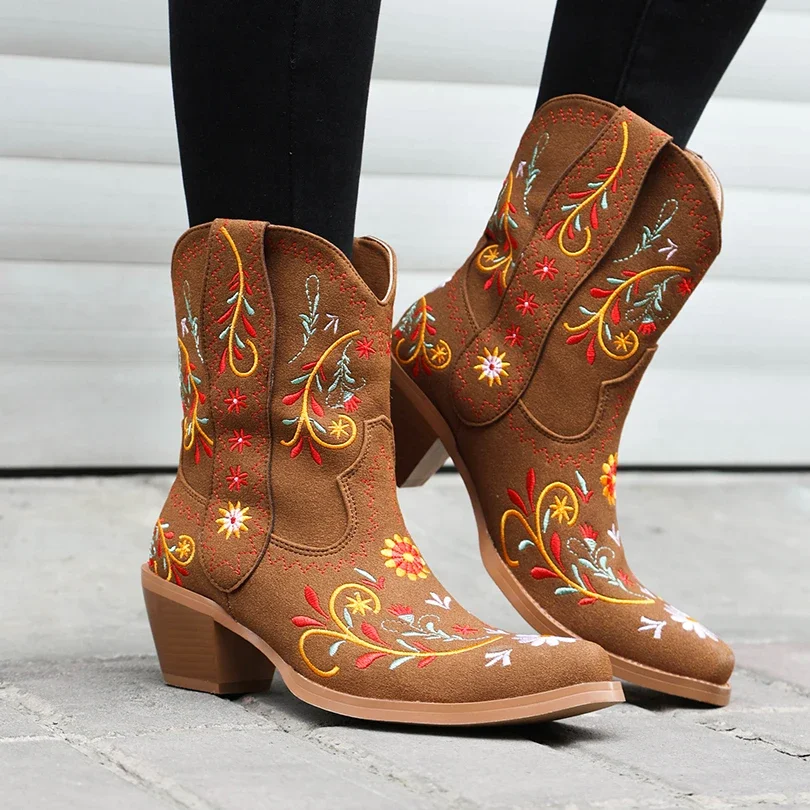 Plus Size Embroidered Flower Short Boots With Ethnic Style Floral Breathable Western Boot Wood Grain Thick Heel Ankle Boots