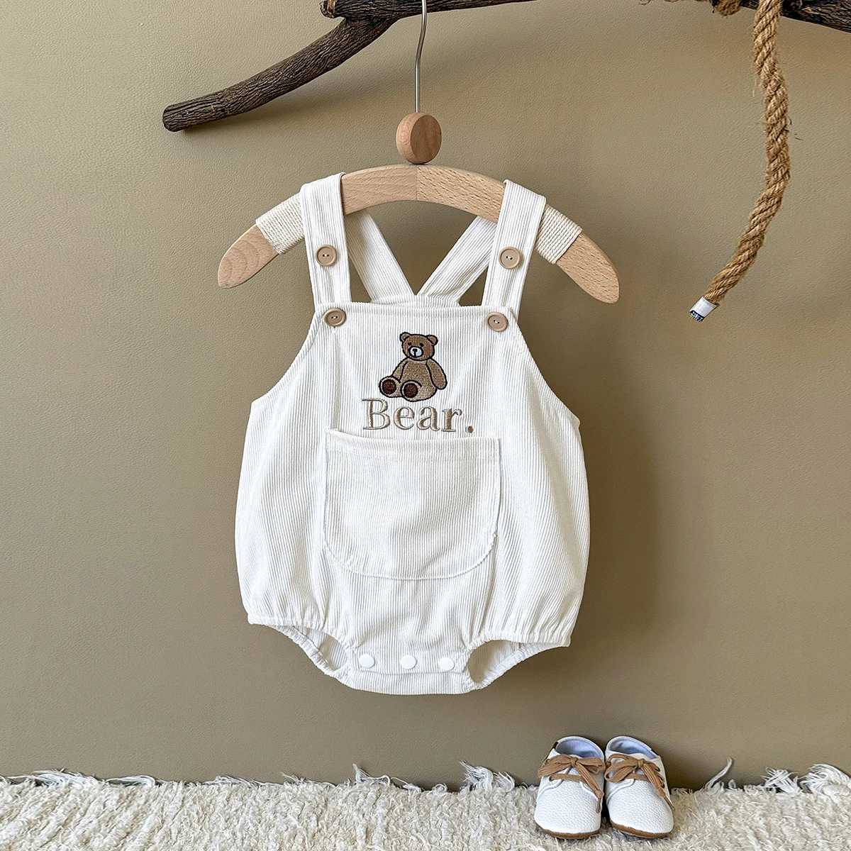 New Spring and Autumn Baby Clothing, Ice Cream Patch, Super Cute Ankle Shoulder Vest, Western Style Baby Clothing (One Vest)