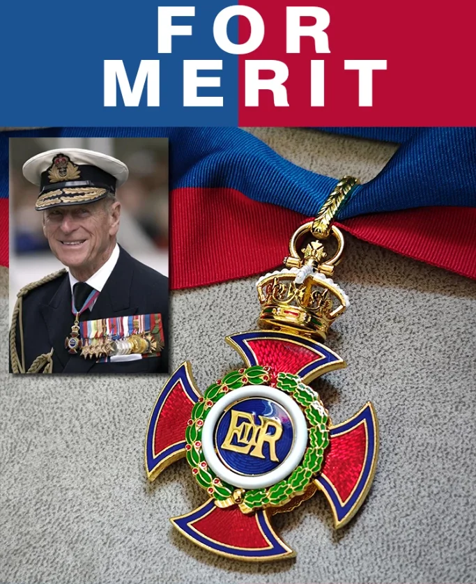 British Order of Merit Replica Medal with Sash, Elizabeth II Version ER Emblem Badge, Historical Militaria Collection Souvenir