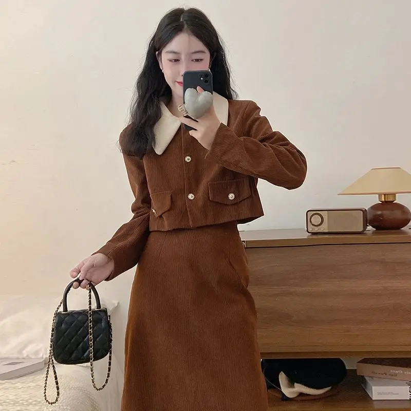 Autumn and Winter Fashionable French Retro Corduroy Small Fragrant Style Short Top Coat High Waist Half Skirt Two Piece Set