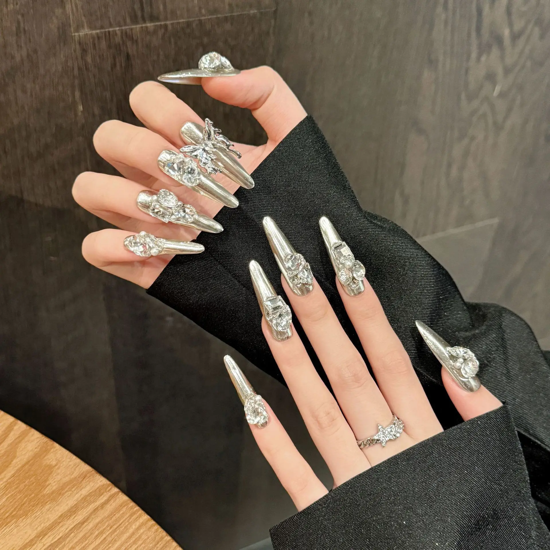 10 Stück handgemachte magische Spiegel Silber künstliche Nägel metallische lange Mandel Press On Nails Flash Strass Y2K süße würzige falsche Nägel