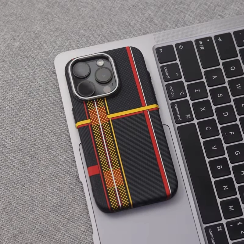 Casing ponsel warna Hit, pelindung tahan guncangan PC keras tekstur serat karbon untuk iPhone 16 15 14 13 Pro Max Plus