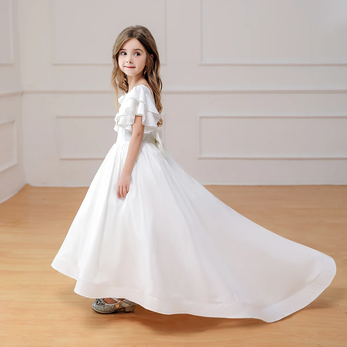 

Girl's Ceremonial Dress White Dress For Girl Wedding Trailing Princess Dress Elegant Party Girl Dresses First Communion Gown