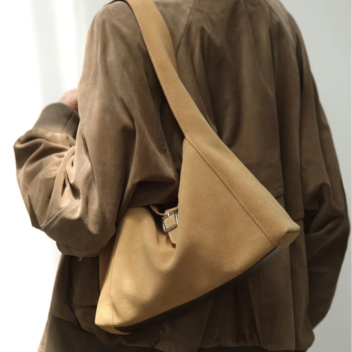 

Женские замшевые сумки на плечо из коровьей кожи, женская мягкая сумка-тоут из воловьей кожи, женский дизайн, роскошная дорожная сумка