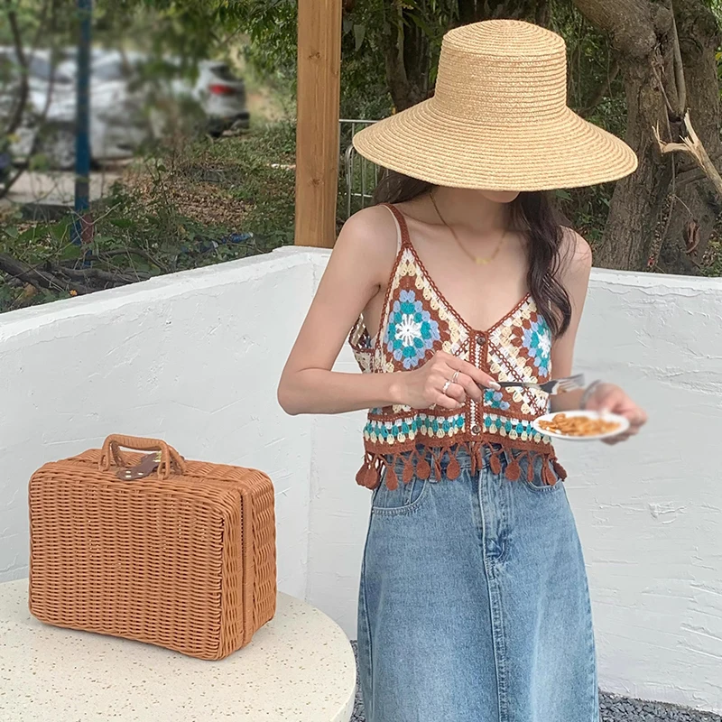 Vintage V-Neck Crochet Contrast Color Tassel Fashion All-Match Ethnic Holiday Style Dopamine Knitted Small Camisole Top