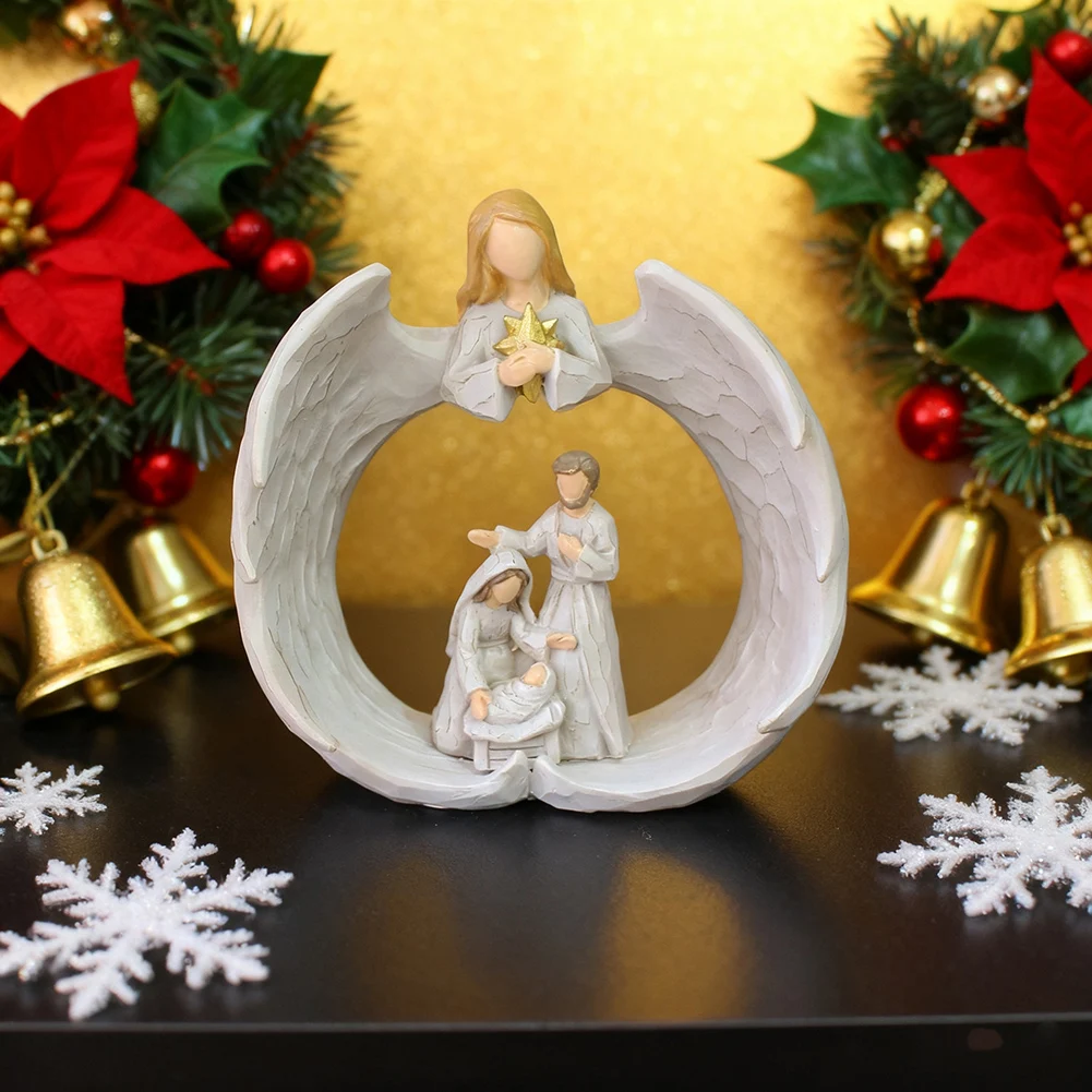 

Рождественская фигурка ангела на Рождество. Изысканные детали ручной работы. Офисный стол. Вдохновение.