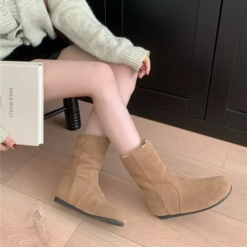 Tabi mulher sapatos novos no inverno 2024 botas de neve para mulheres plana moda chique e elegante mais quente y2k proteção primavera outono 39