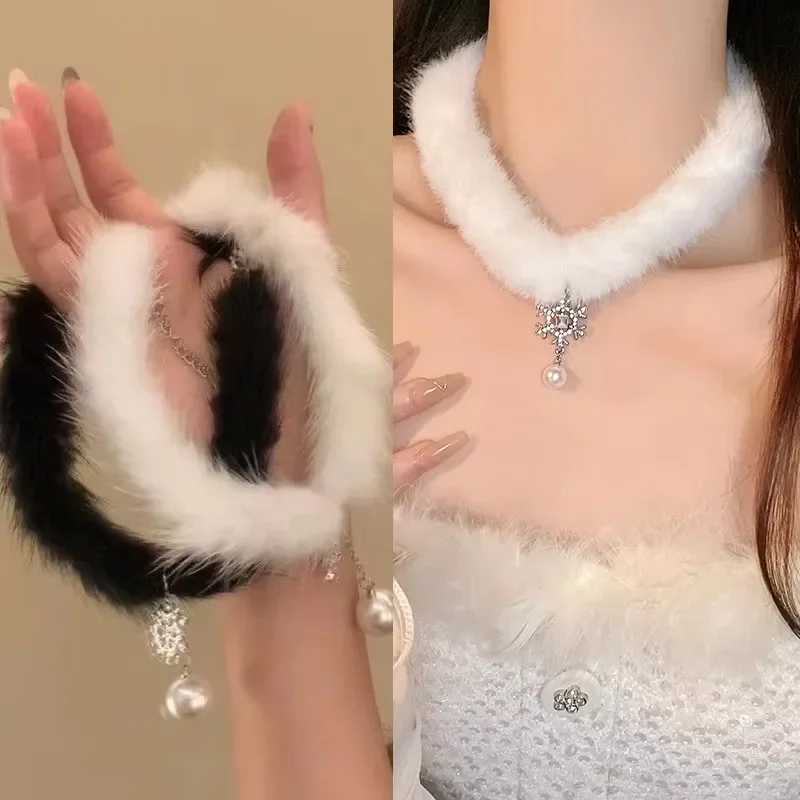 عيد الميلاد أنيقة الأبيض ريشة أفخم اللؤلؤ المختنق سلسلة للنساء الفتيات كريستال ندفة الثلج قلادة قلادة طوق مجوهرات الحفلات