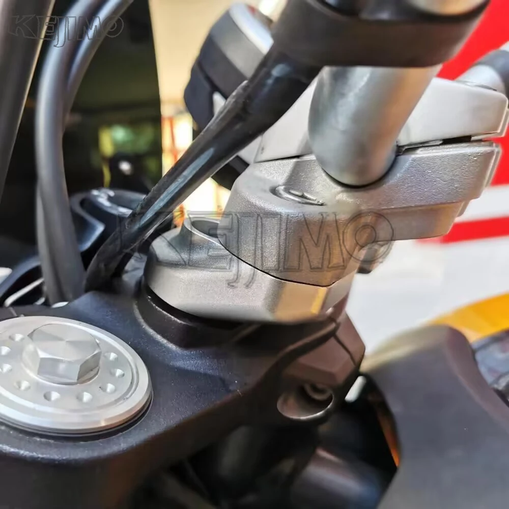 مع إزاحة المقود الناهض ل Ducati تشويش إذاعي 400 800 1100 تشويش إذاعي 1100 برو دراجة نارية رفع الارتفاع 25 مللي متر المقود المشبك